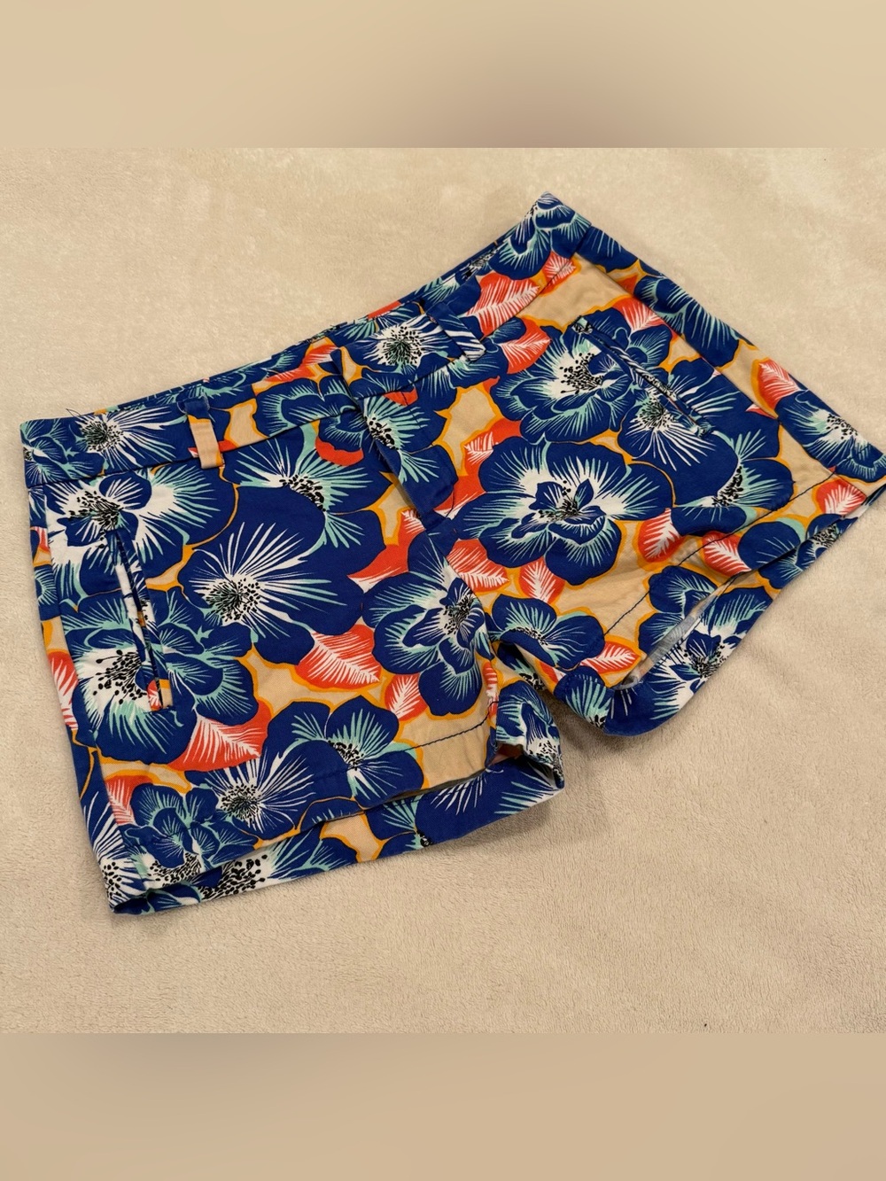 Floral Blue Women's Shorts - Vibrant Tropical Print